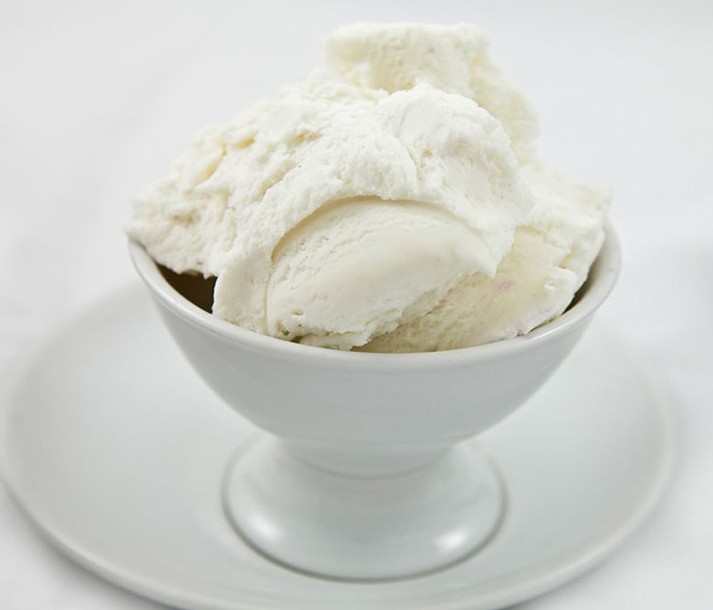 Ev şəraitində vanilli dondurma
