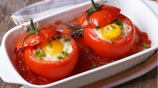 Yumurtalı pomidor dolması